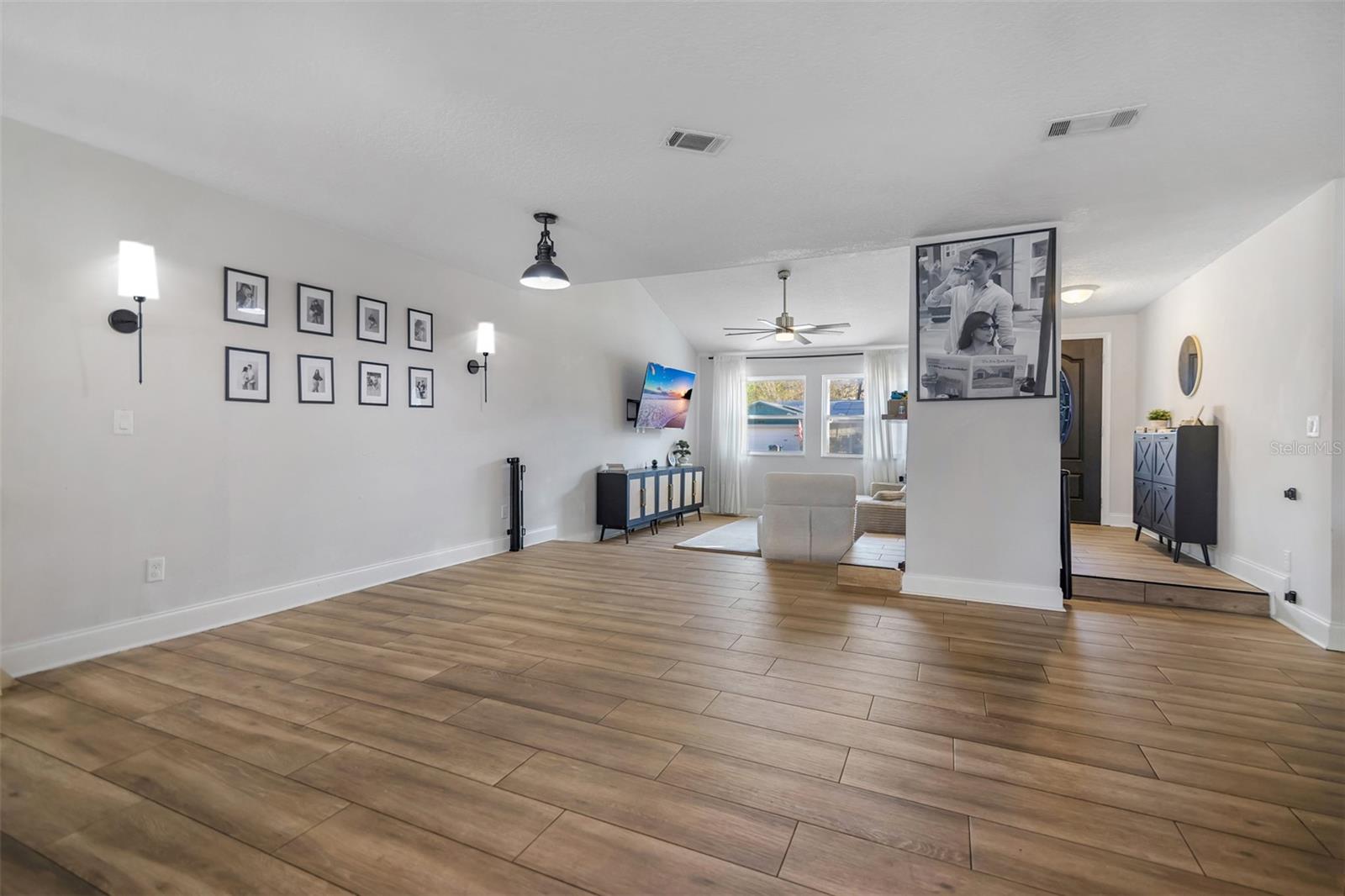 Image 17 of 33 For 872 Falkirk Drive