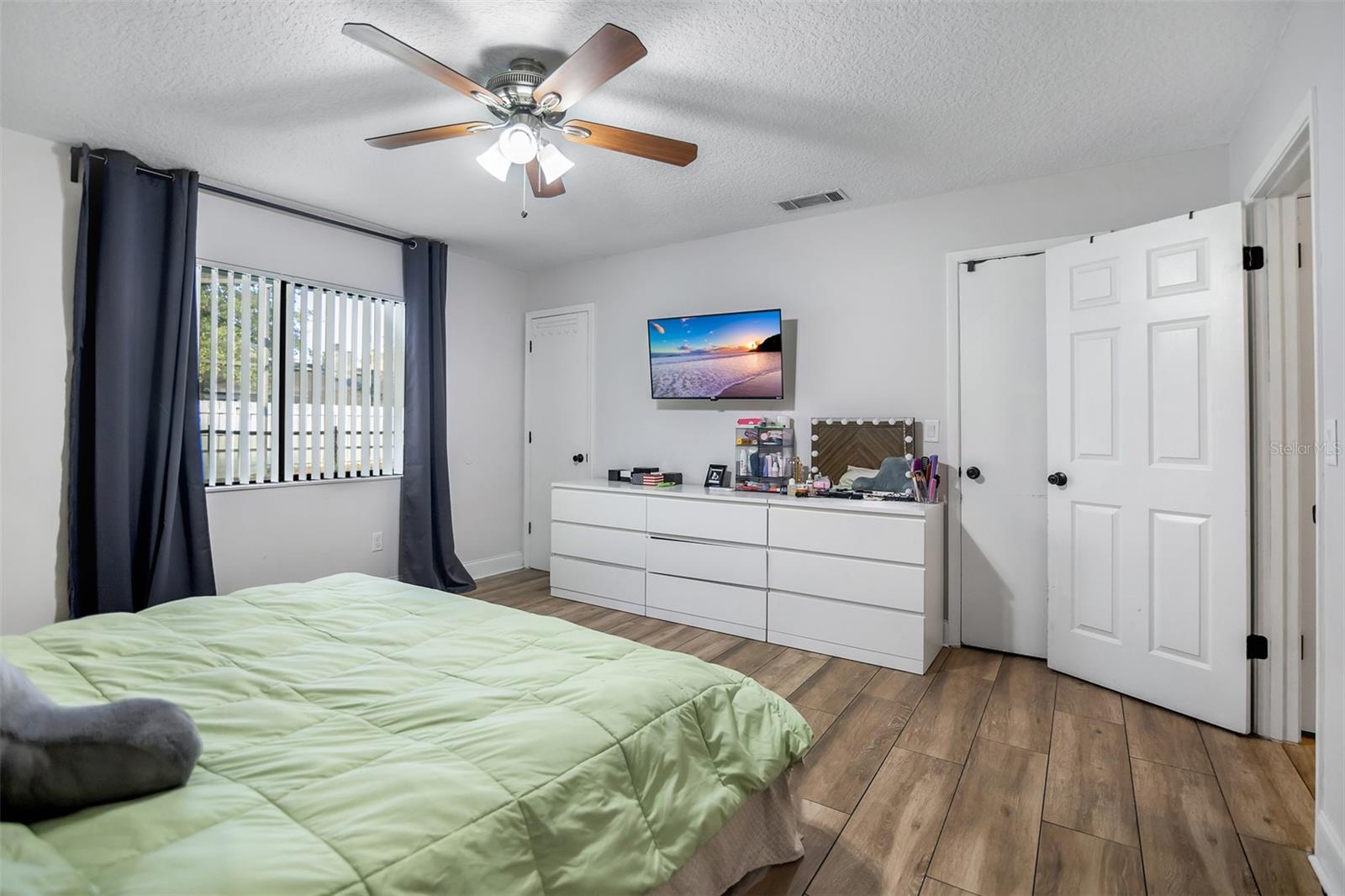 Image 19 of 33 For 872 Falkirk Drive