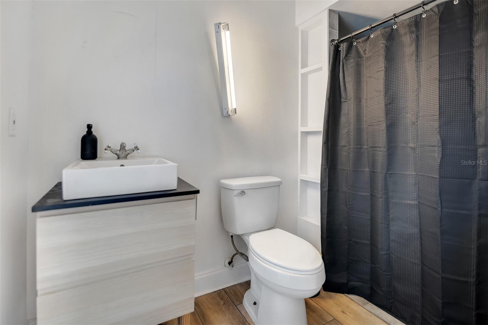 Image 20 of 33 For 872 Falkirk Drive