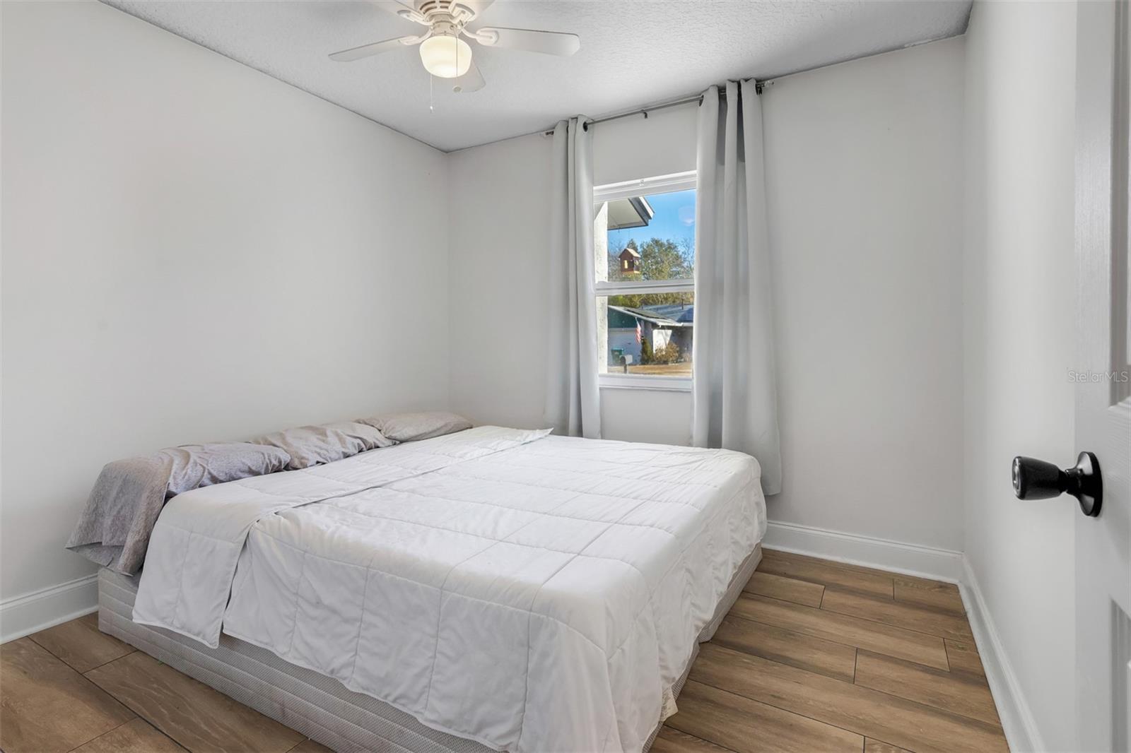 Image 21 of 33 For 872 Falkirk Drive