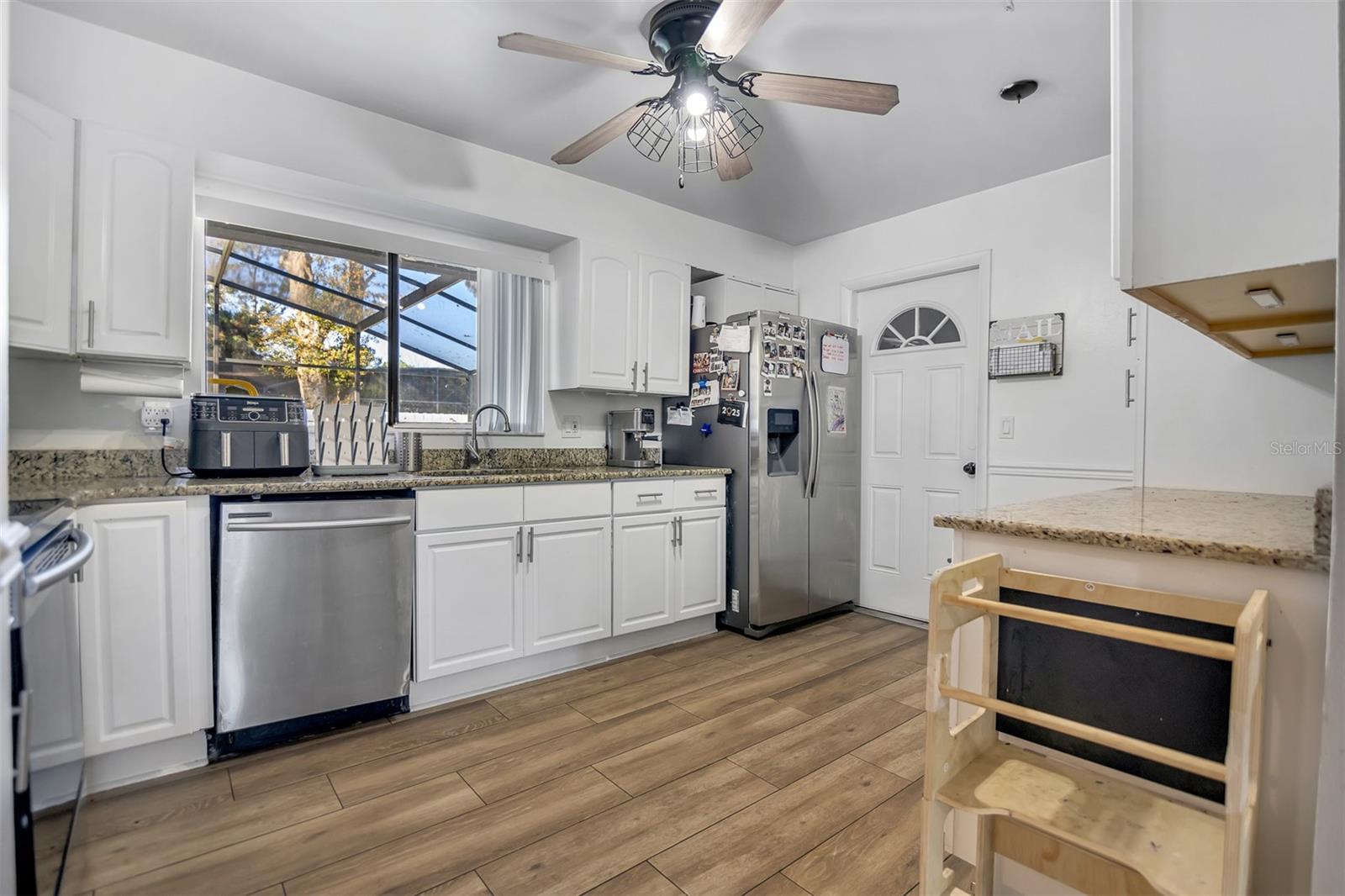 Image 8 of 33 For 872 Falkirk Drive