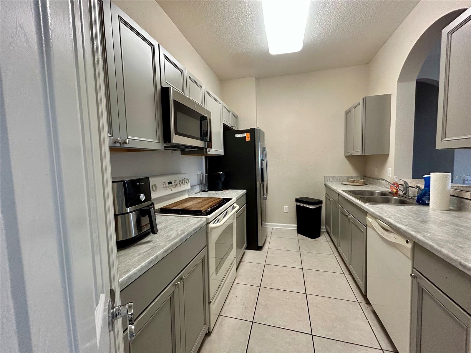 Image 7 of 22 For 6466 Cava Alta Drive 404