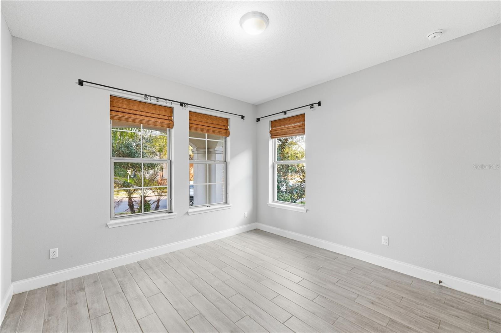 Image 10 of 27 For 8236 Procida Isle Lane