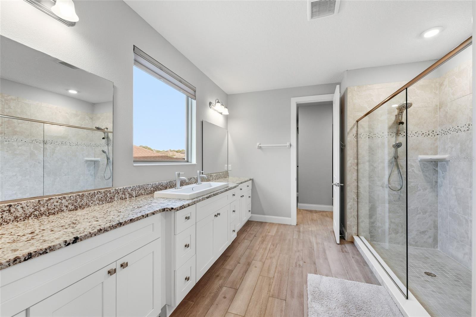 Image 20 of 27 For 8236 Procida Isle Lane