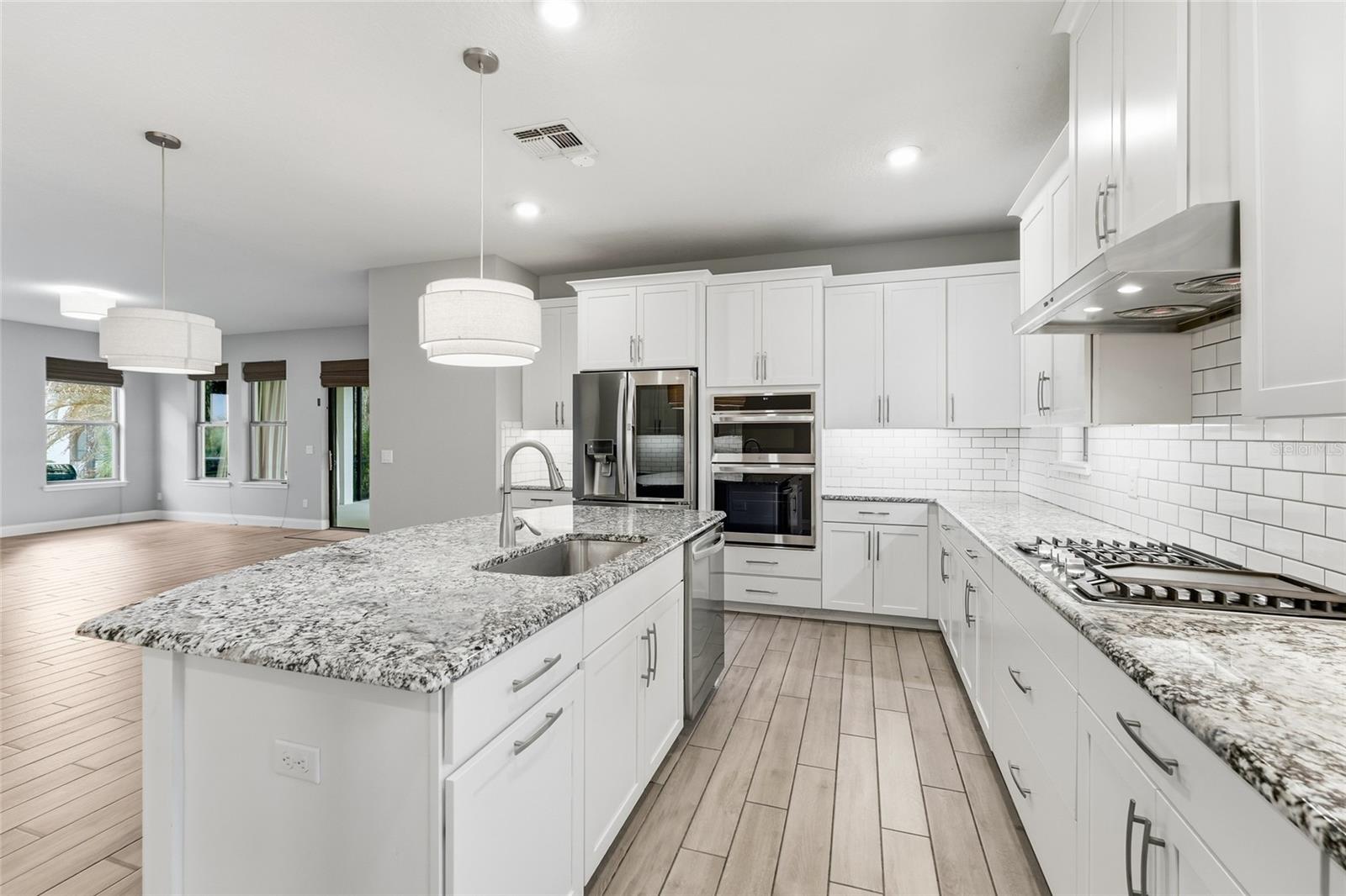 Image 7 of 27 For 8236 Procida Isle Lane