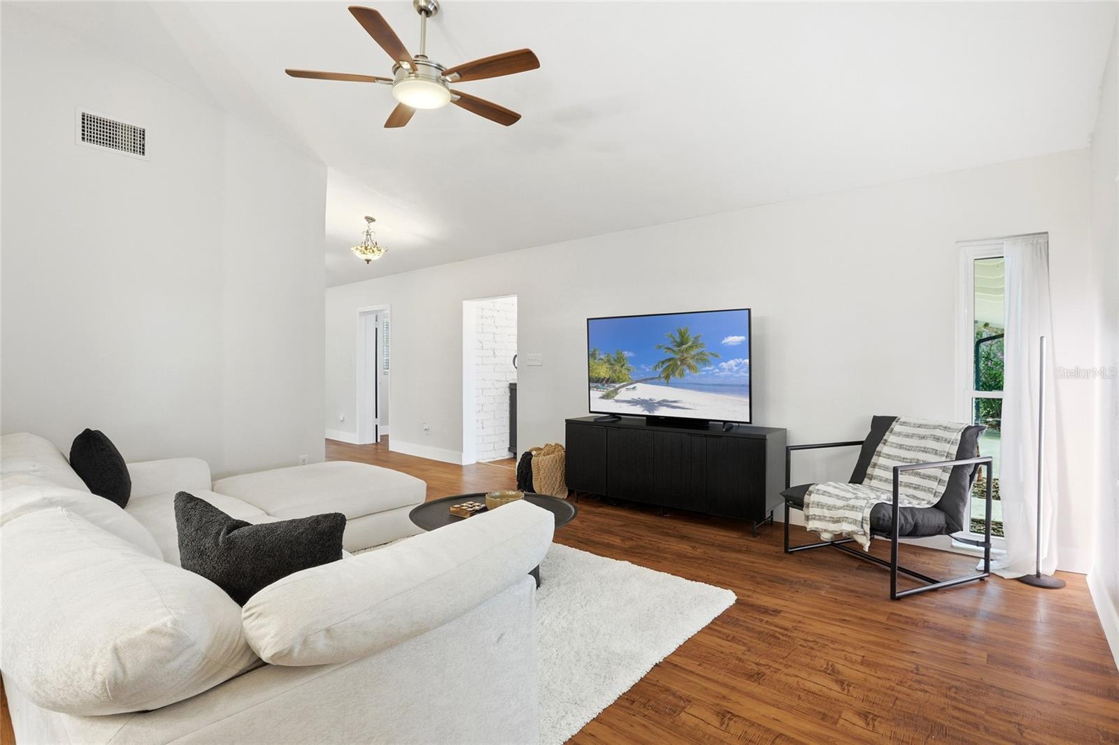 Image 17 of 44 For 2462 Markingham Road