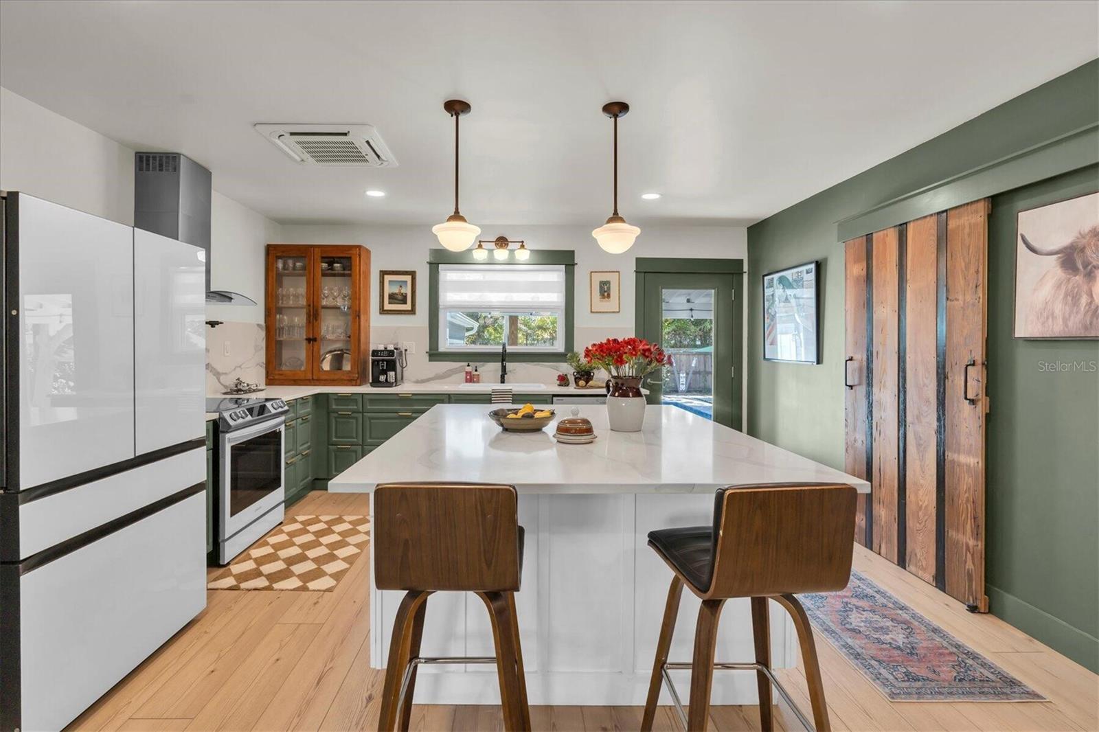 Image 13 of 43 For 104 22nd Avenue S