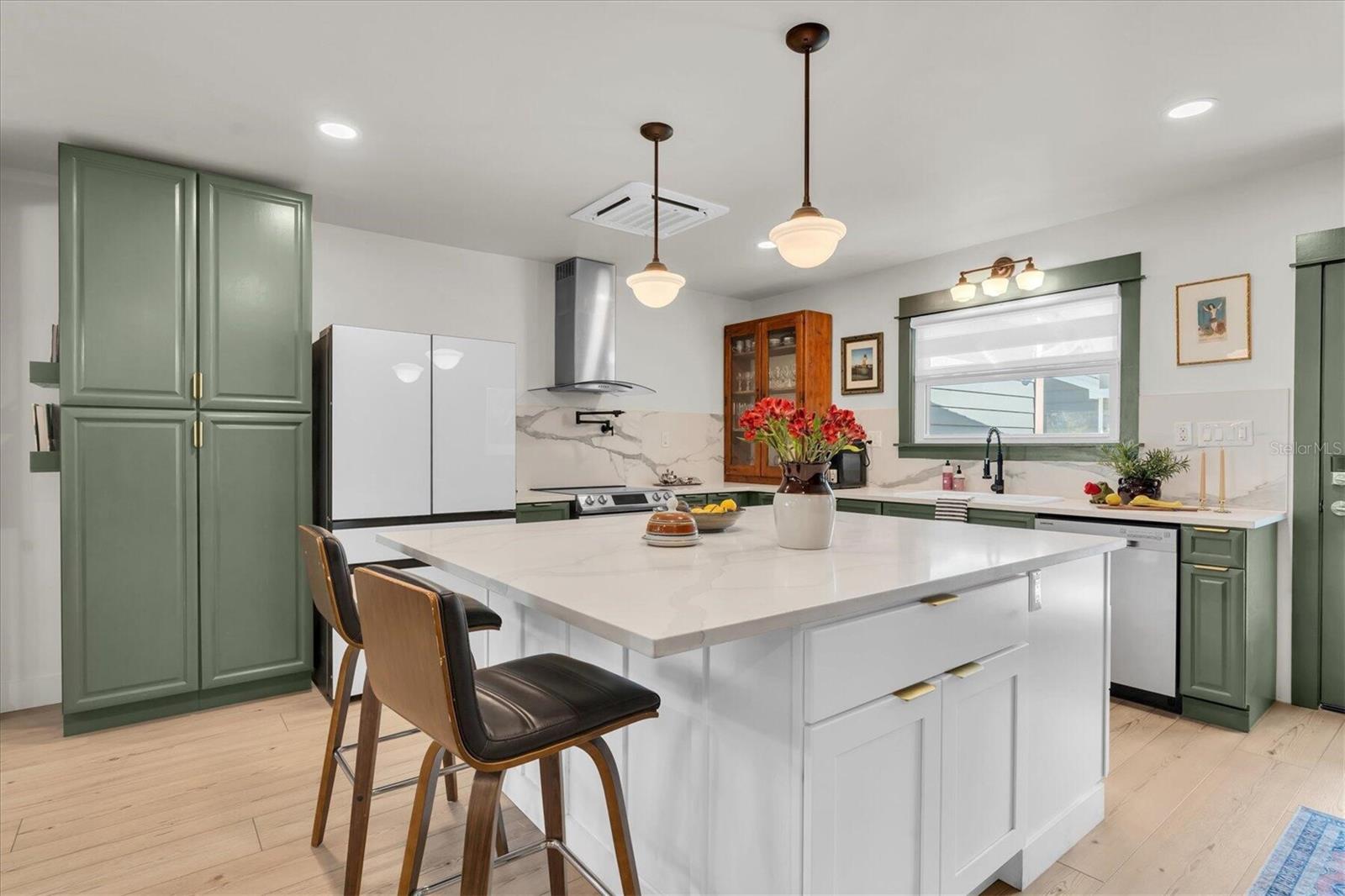 Image 14 of 43 For 104 22nd Avenue S