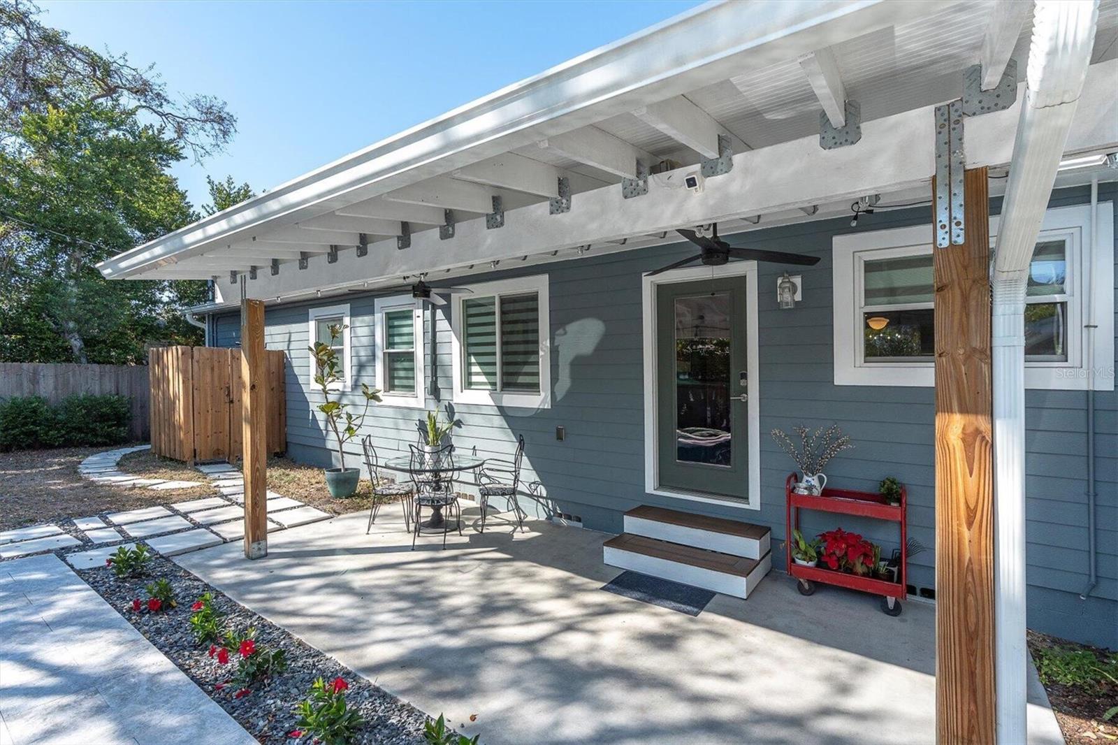 Image 33 of 43 For 104 22nd Avenue S