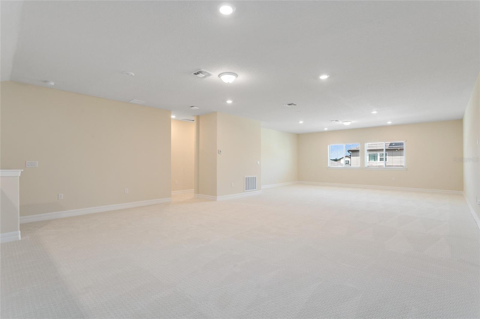 Image 32 of 45 For 9212 Hanging Vine Court