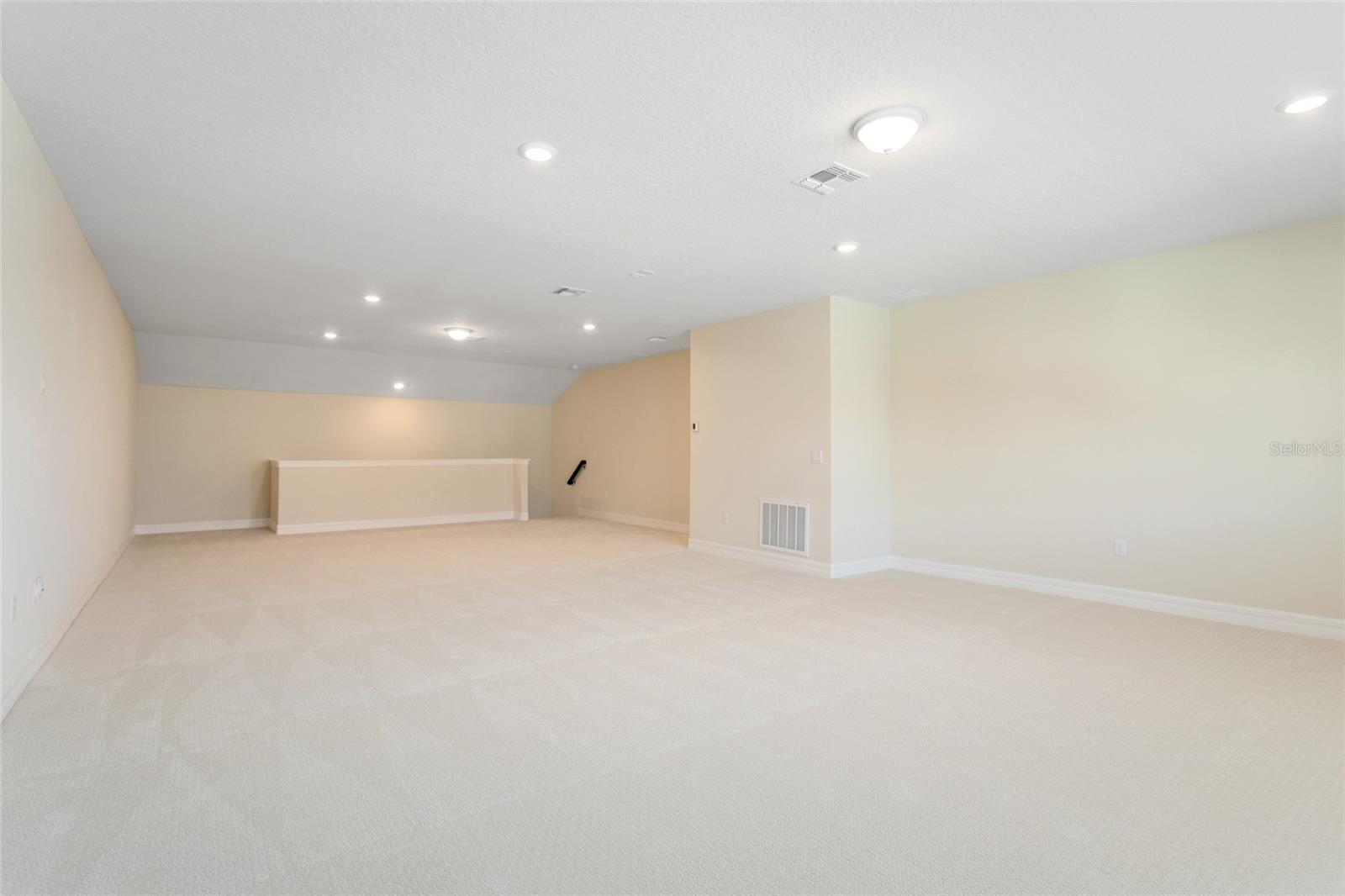 Image 34 of 45 For 9212 Hanging Vine Court