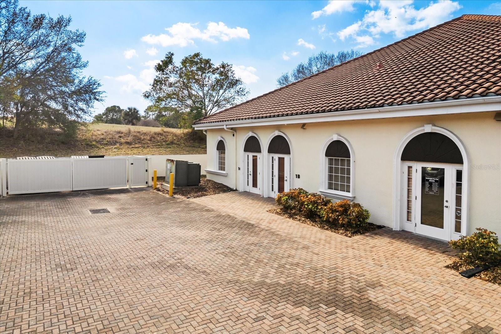 Image 21 of 24 For 1507 Park Center Drive B & C