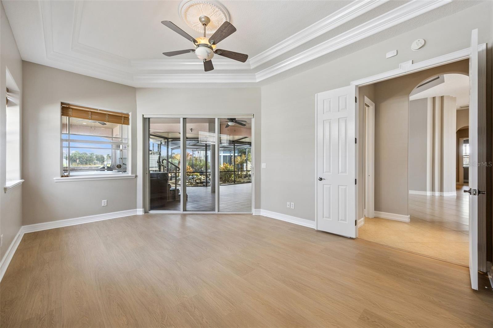 Image 20 of 67 For 913 Grande Haven Drive