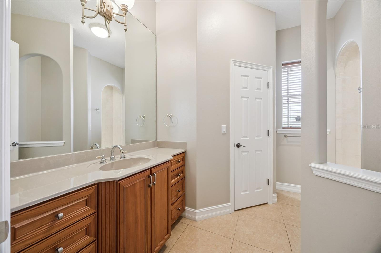 Image 27 of 67 For 913 Grande Haven Drive