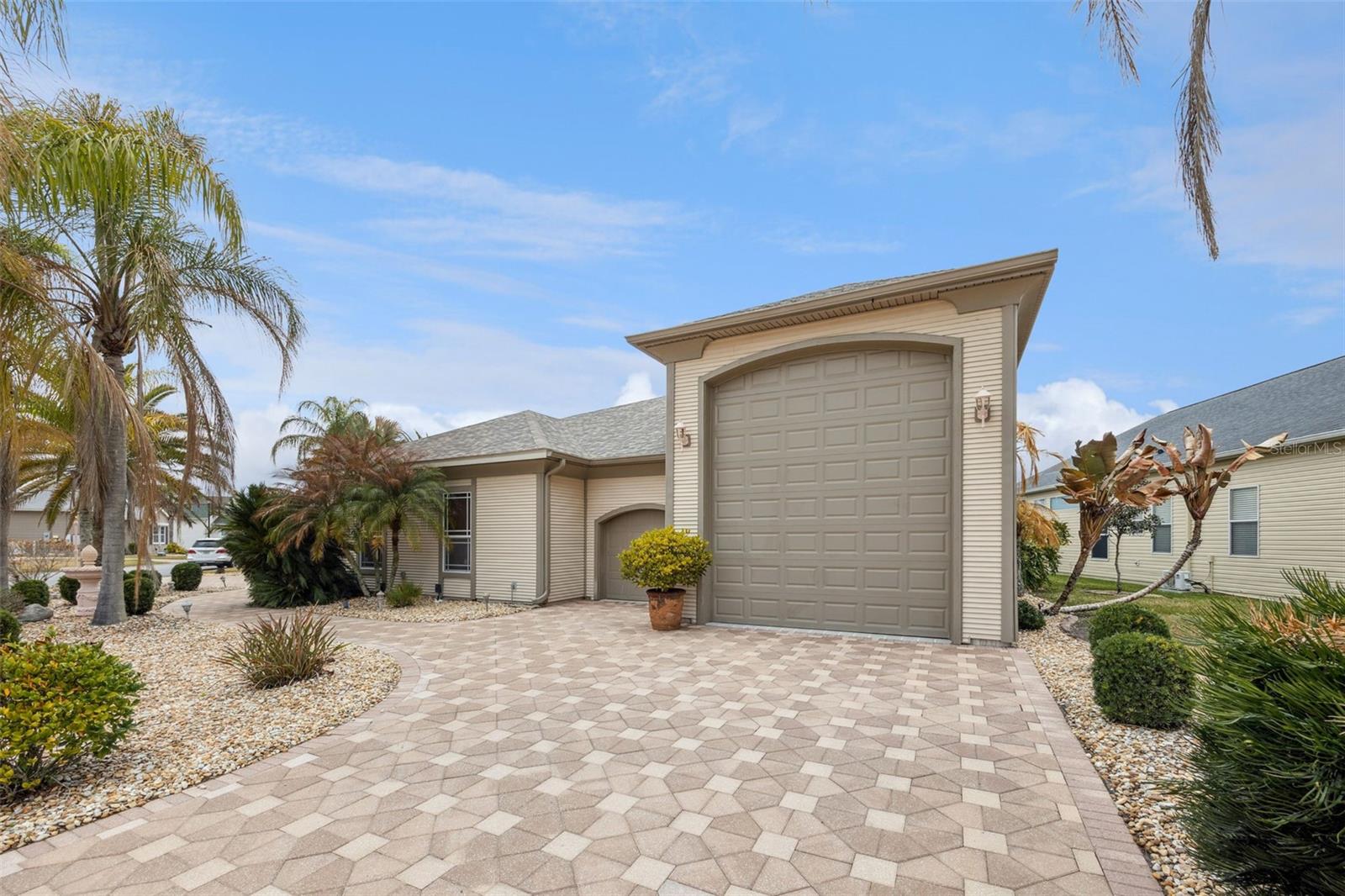 Image 3 of 67 For 913 Grande Haven Drive