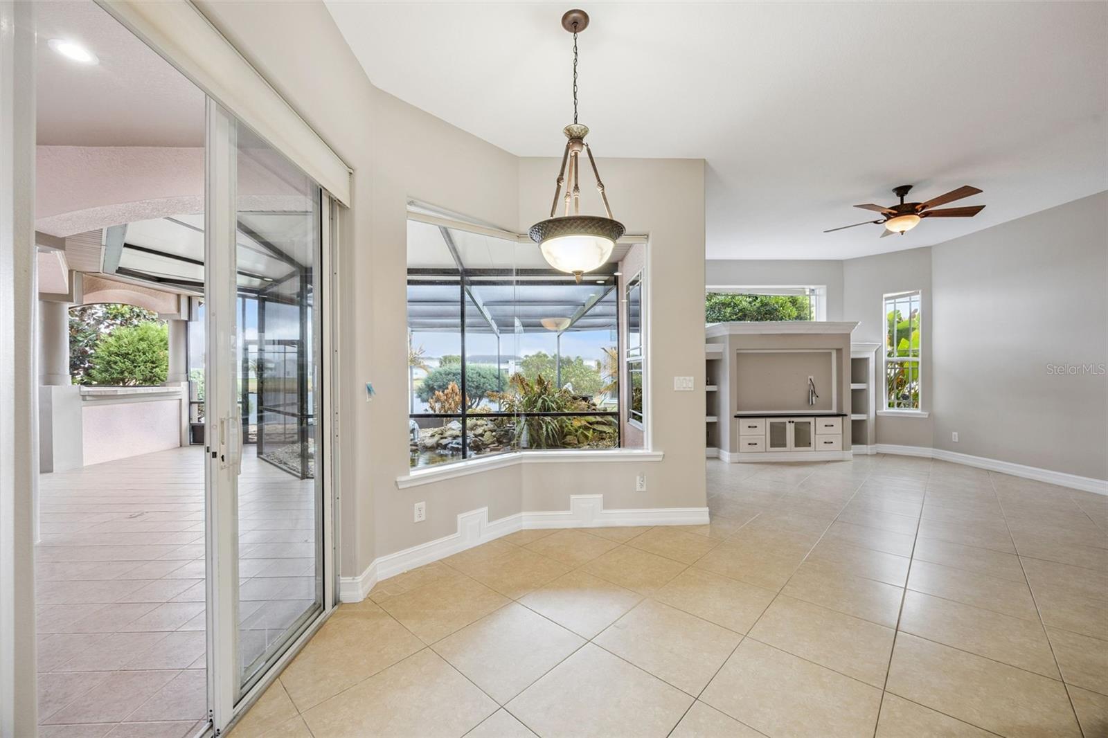 Image 36 of 67 For 913 Grande Haven Drive