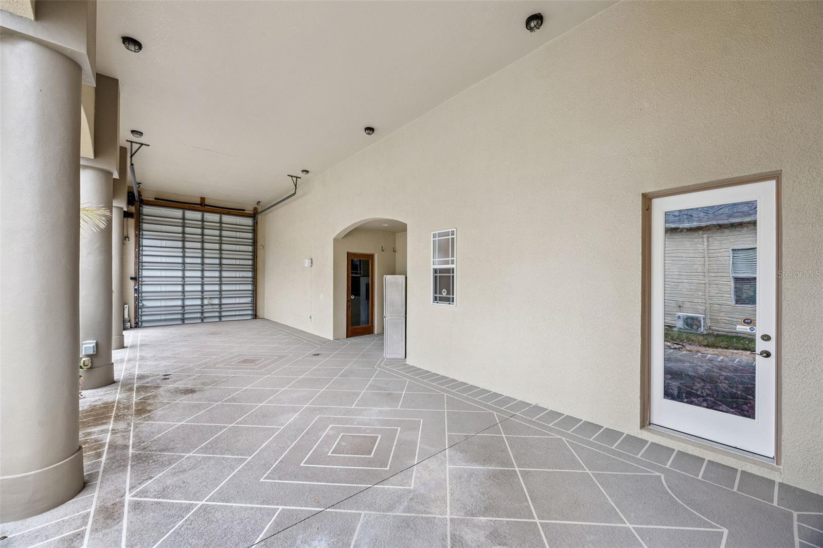 Image 37 of 67 For 913 Grande Haven Drive