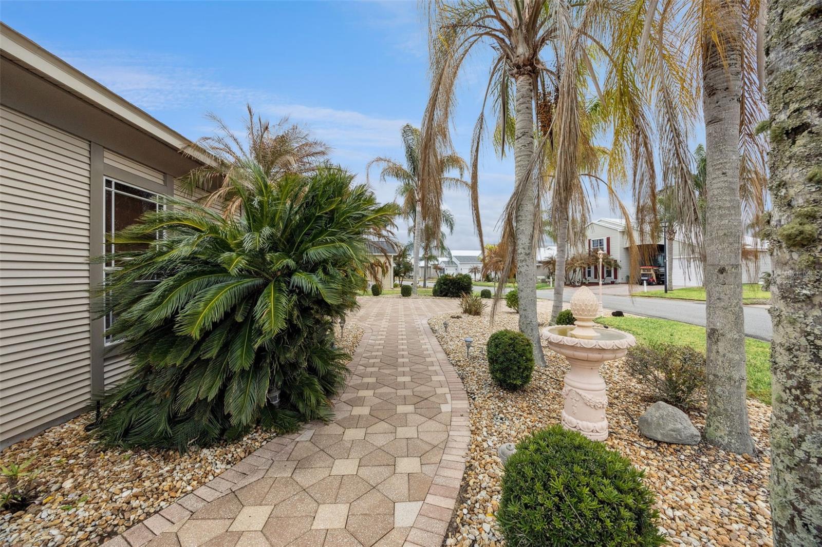 Image 43 of 67 For 913 Grande Haven Drive