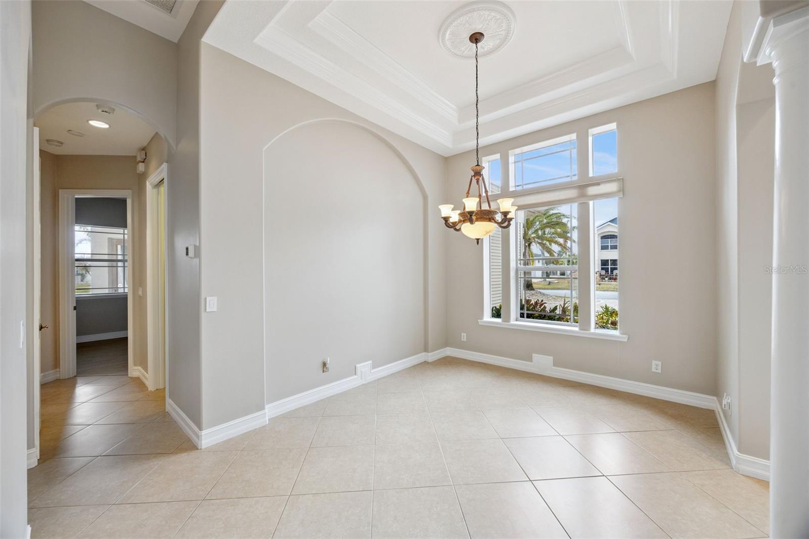 Image 9 of 67 For 913 Grande Haven Drive