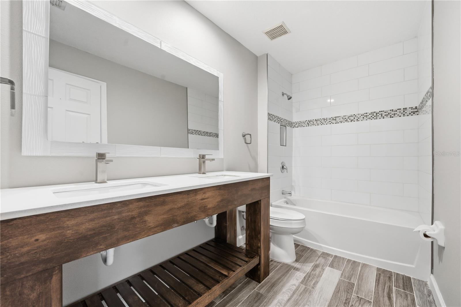 Image 21 of 37 For 1203 Snug Harbor Drive