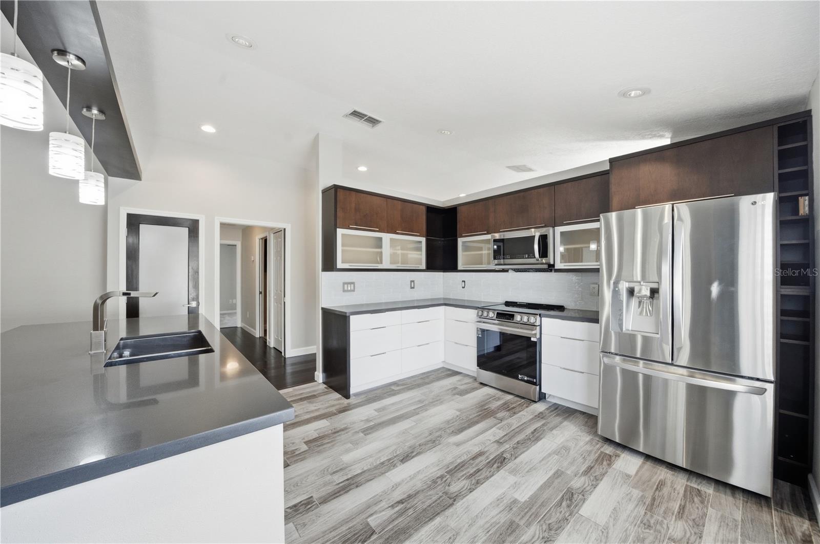 Image 5 of 37 For 1203 Snug Harbor Drive