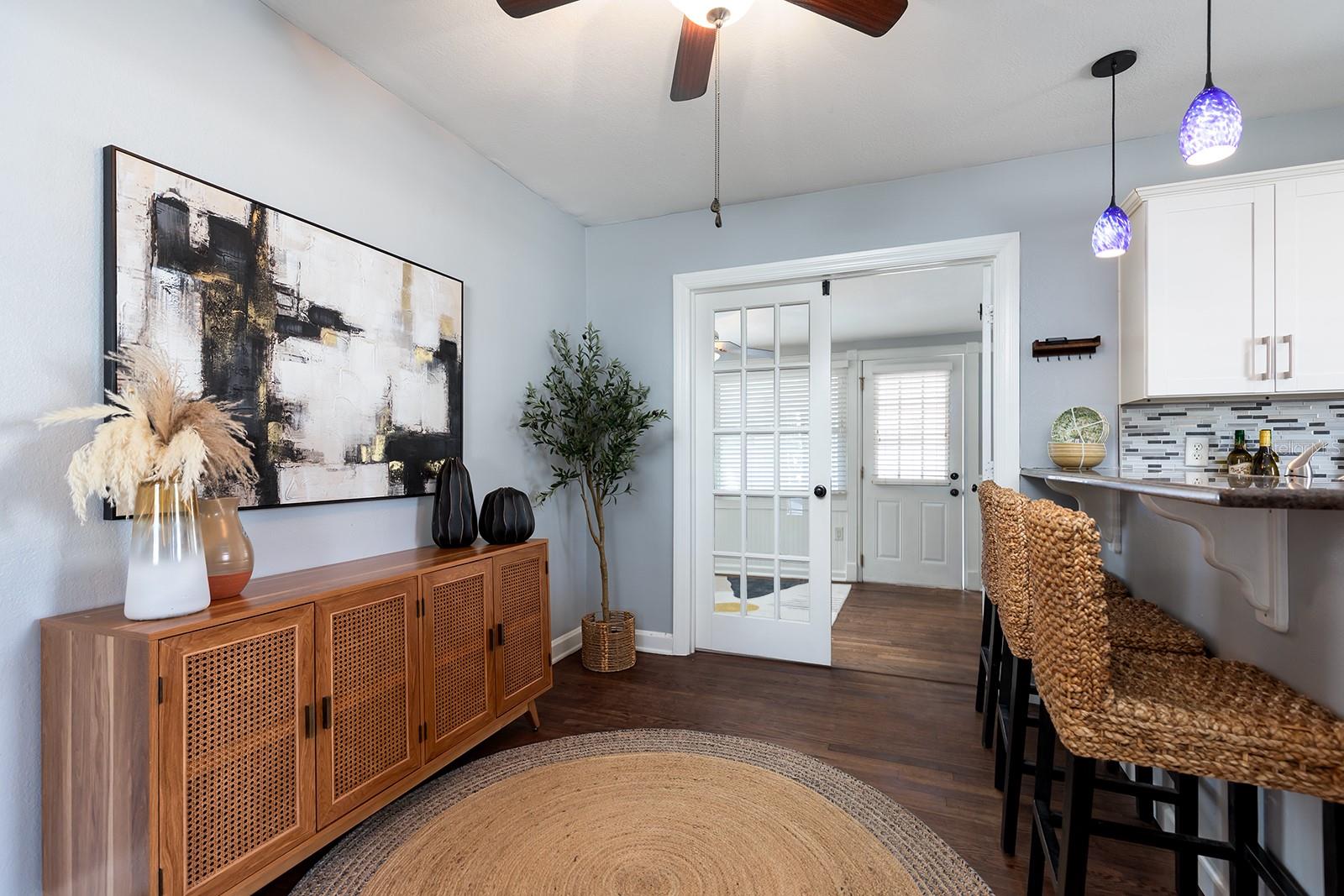 Image 11 of 30 For 220 Grant Street