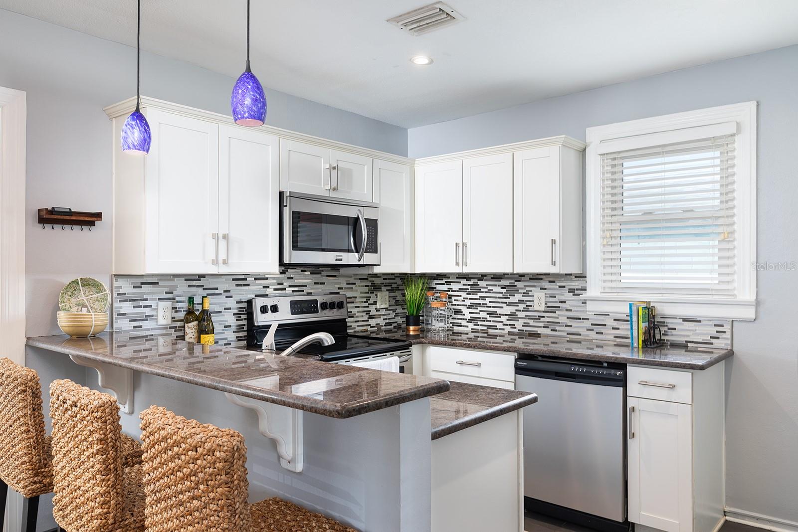 Image 12 of 30 For 220 Grant Street