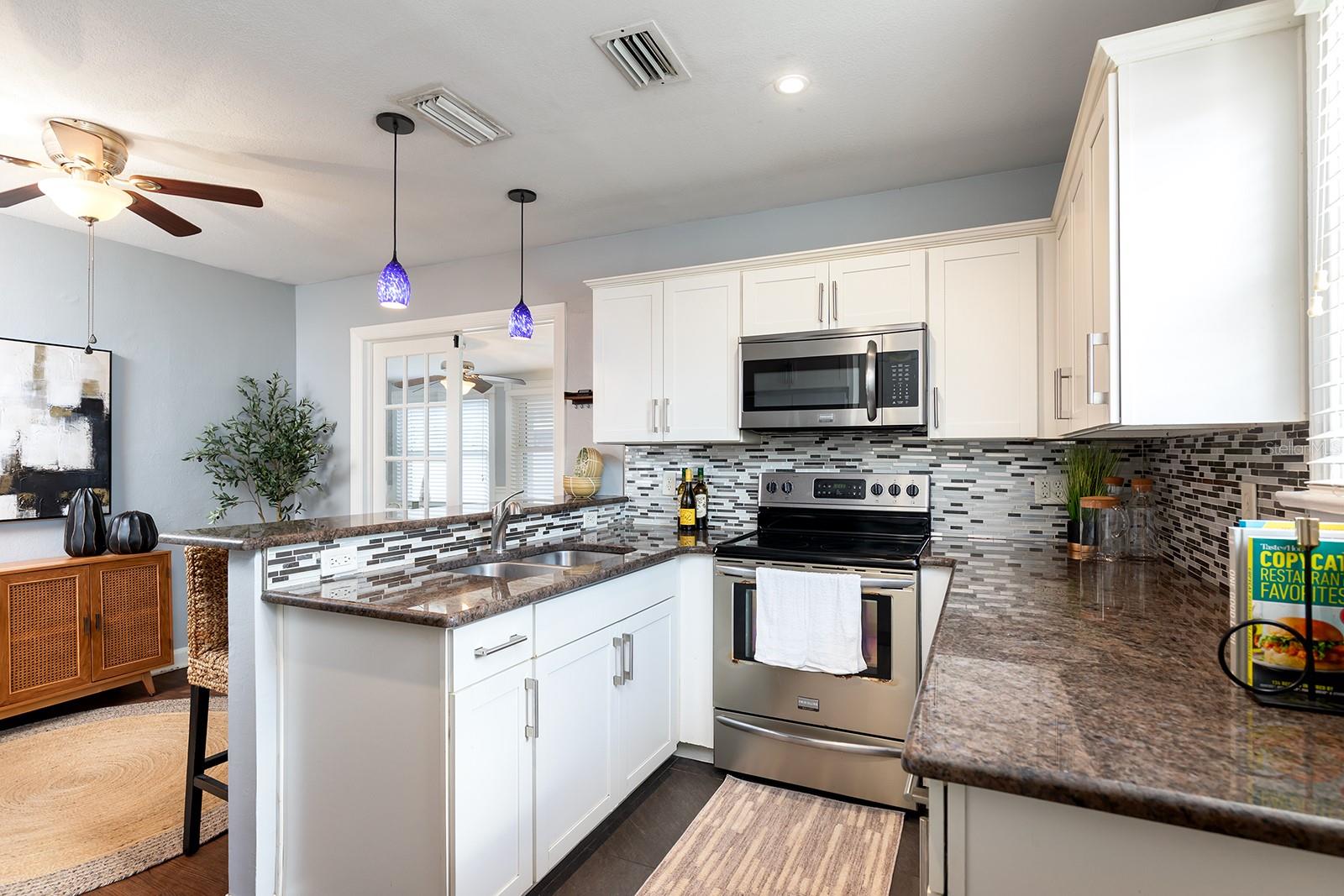 Image 13 of 30 For 220 Grant Street