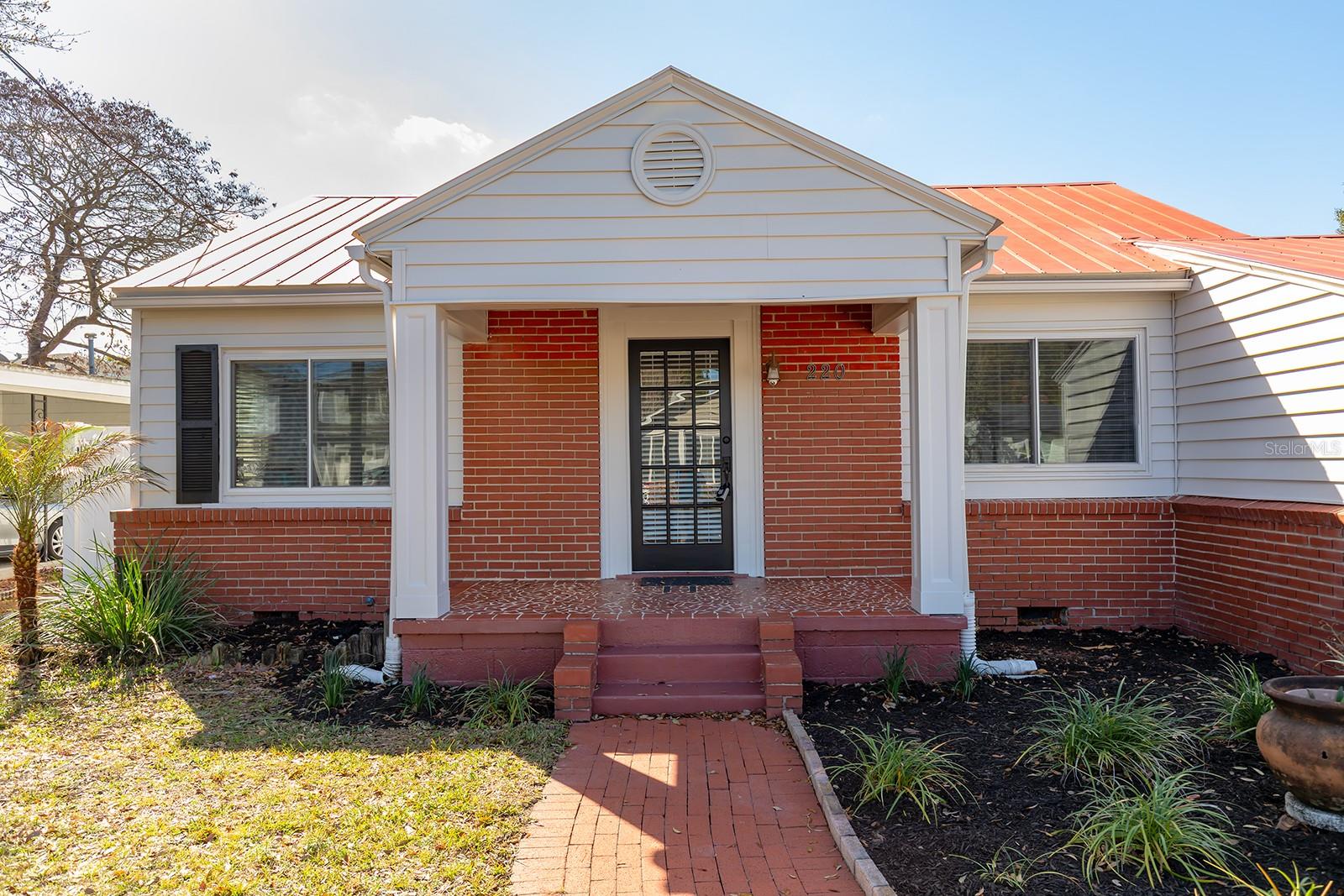 Image 4 of 30 For 220 Grant Street