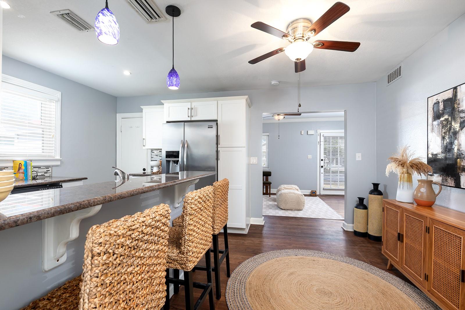 Image 9 of 30 For 220 Grant Street