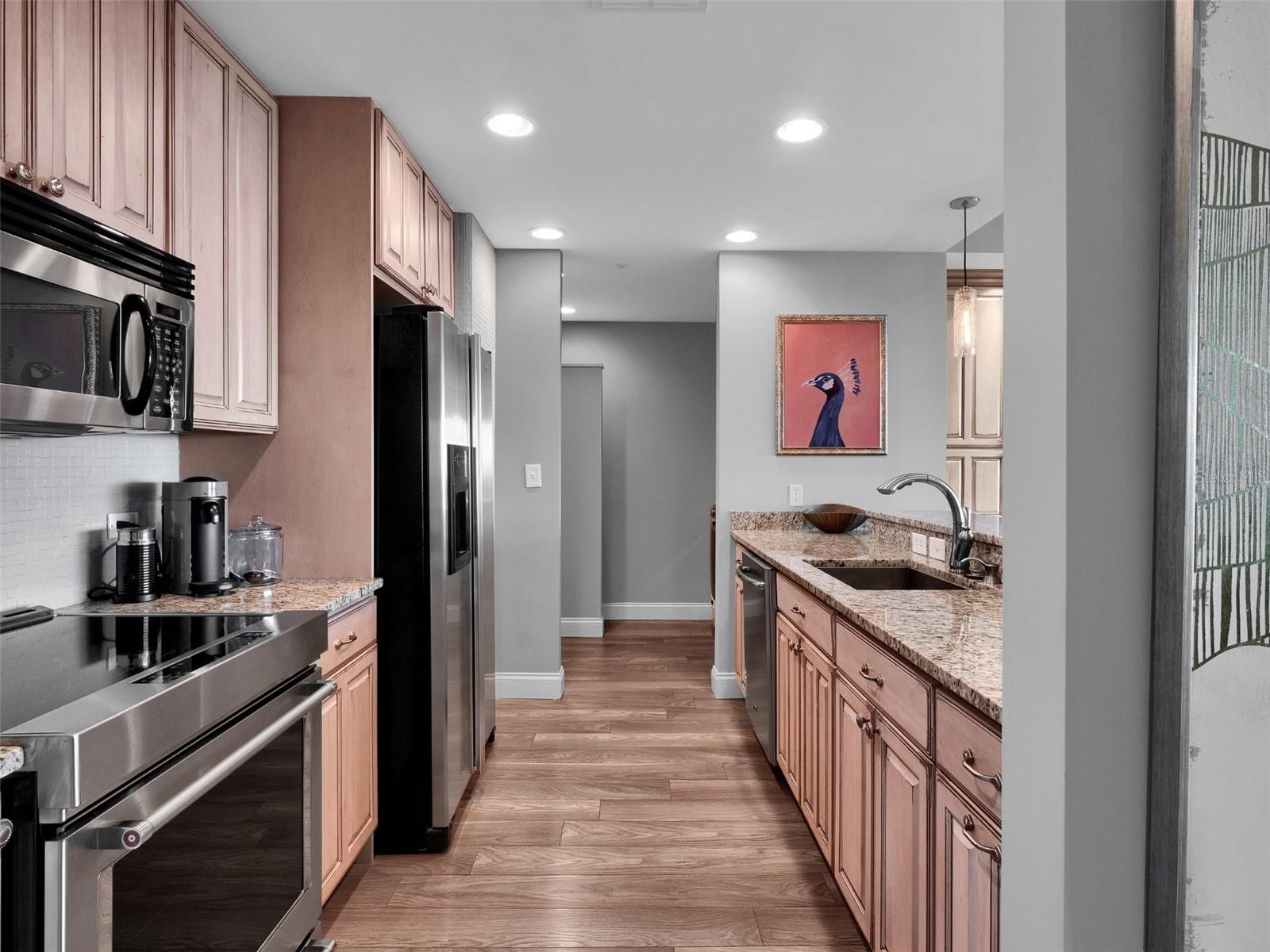 Image 11 of 53 For 525 Jackson Street P4