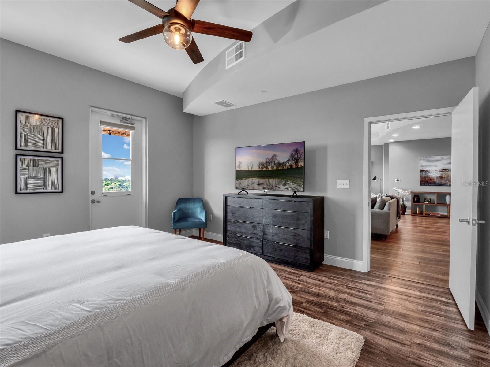 Image 15 of 53 For 525 Jackson Street P4