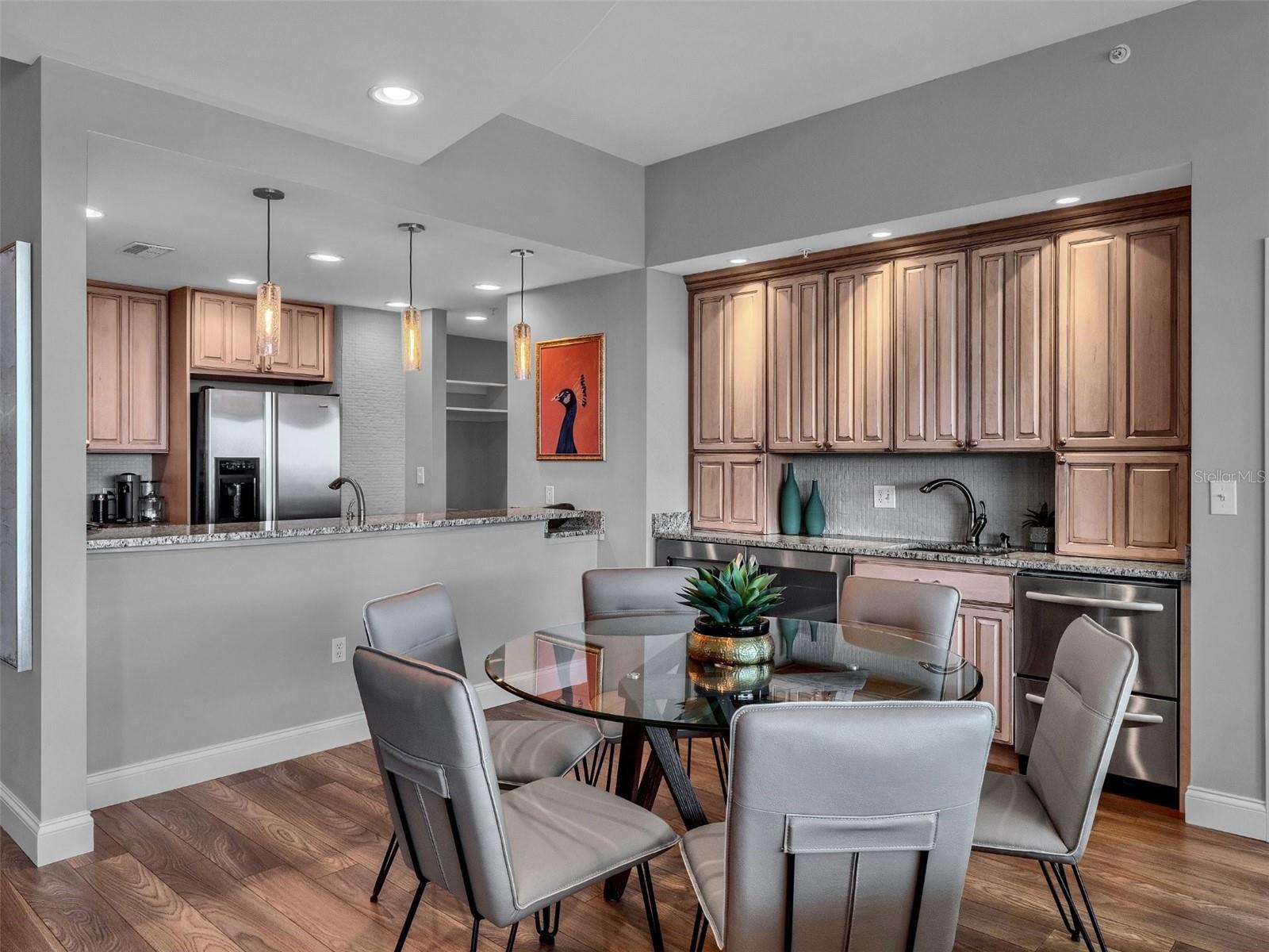 Image 6 of 53 For 525 Jackson Street P4