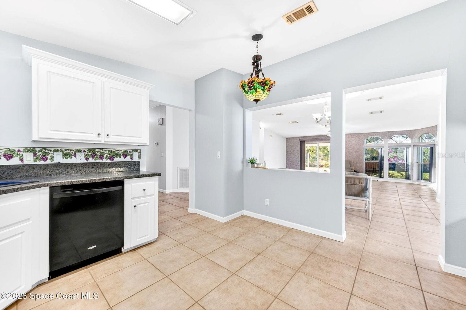 Image 14 of 35 For 425 Outer Drive