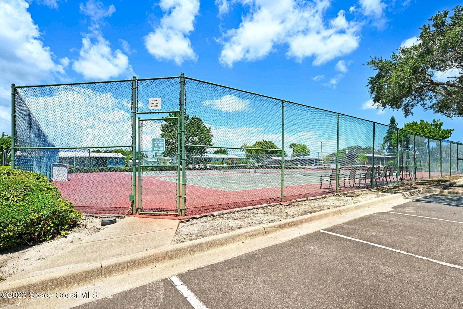 Image 27 of 35 For 425 Outer Drive