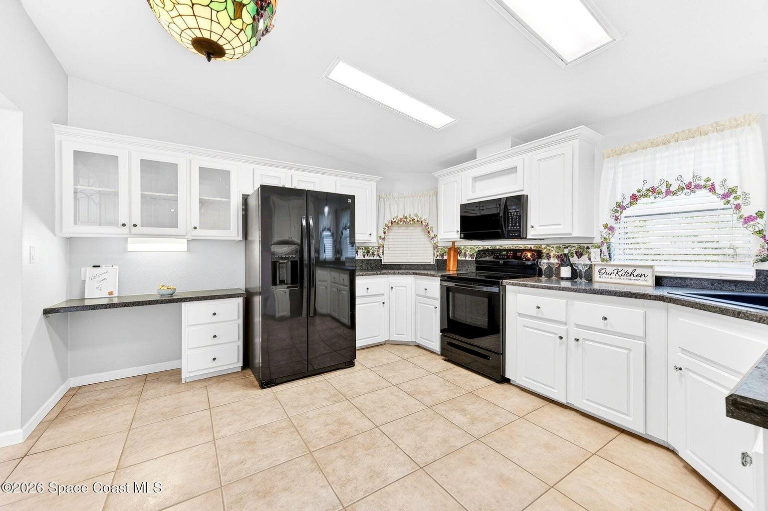 Image 3 of 35 For 425 Outer Drive