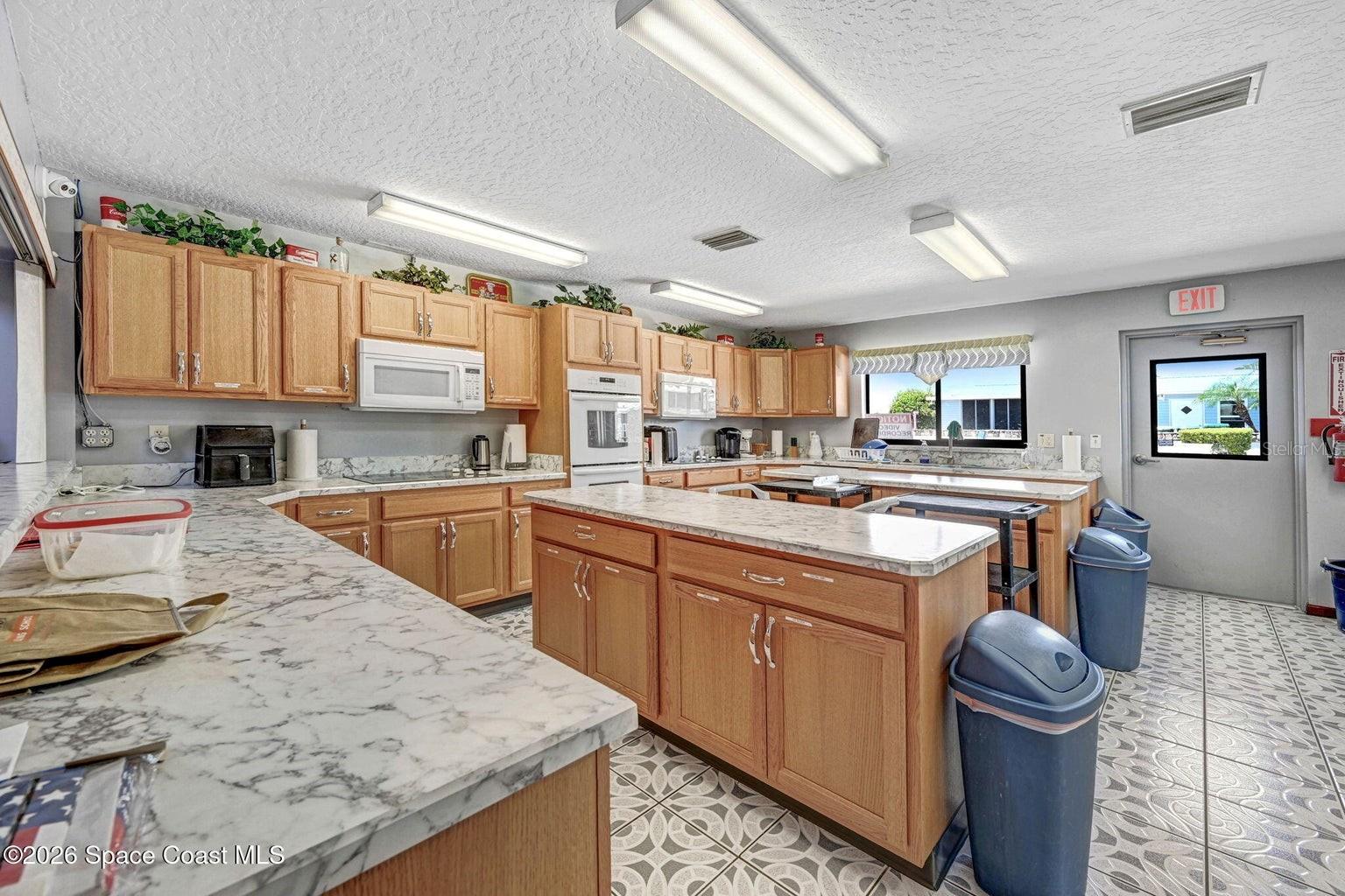 Image 31 of 35 For 425 Outer Drive