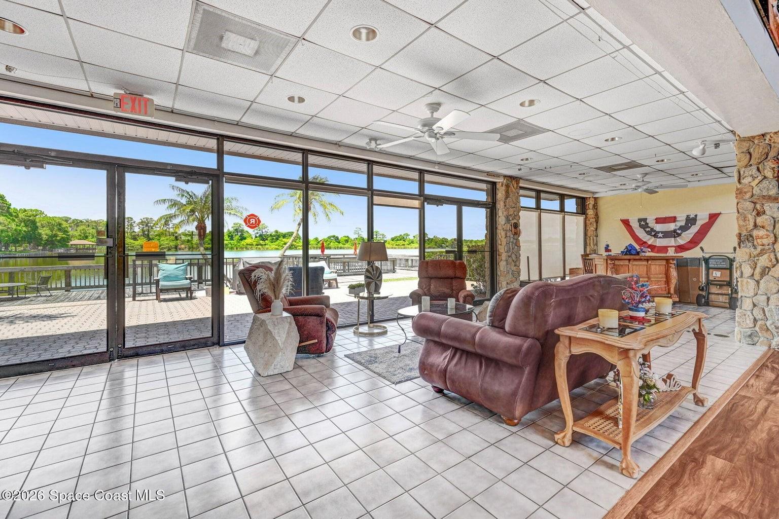 Image 32 of 35 For 425 Outer Drive