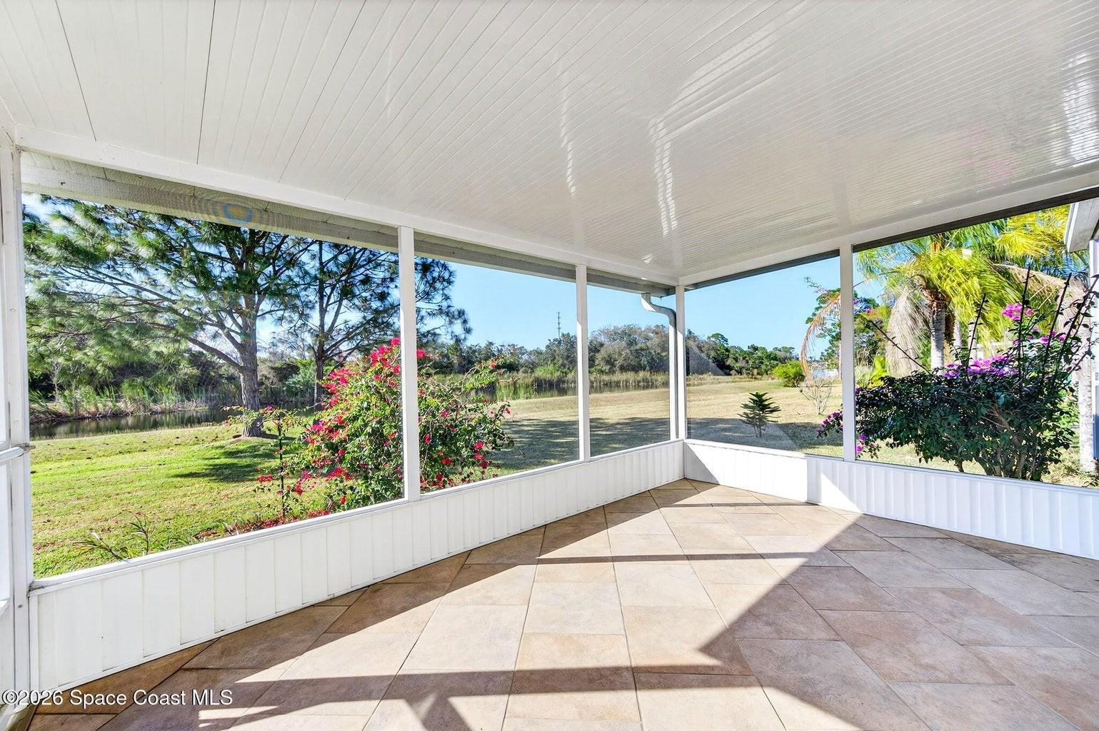 Image 5 of 35 For 425 Outer Drive