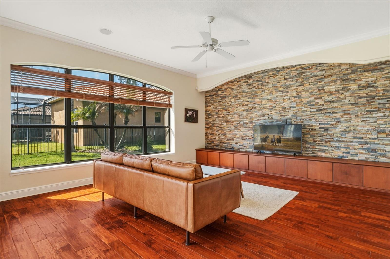 Image 14 of 46 For 7451 Pointe Venezia Drive