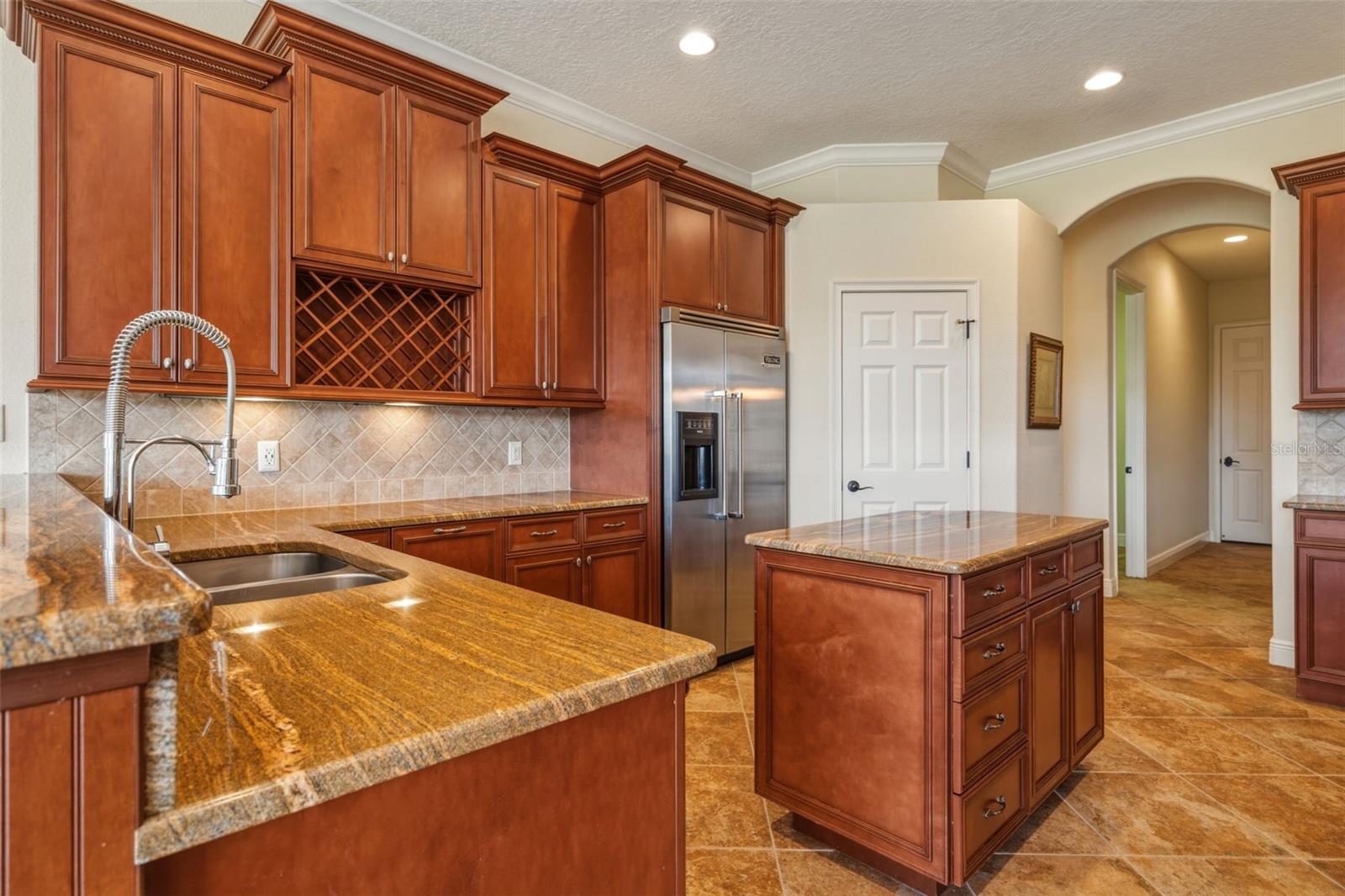 Image 17 of 46 For 7451 Pointe Venezia Drive