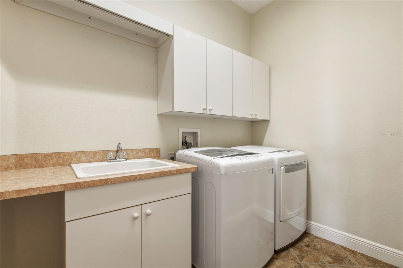 Image 32 of 46 For 7451 Pointe Venezia Drive