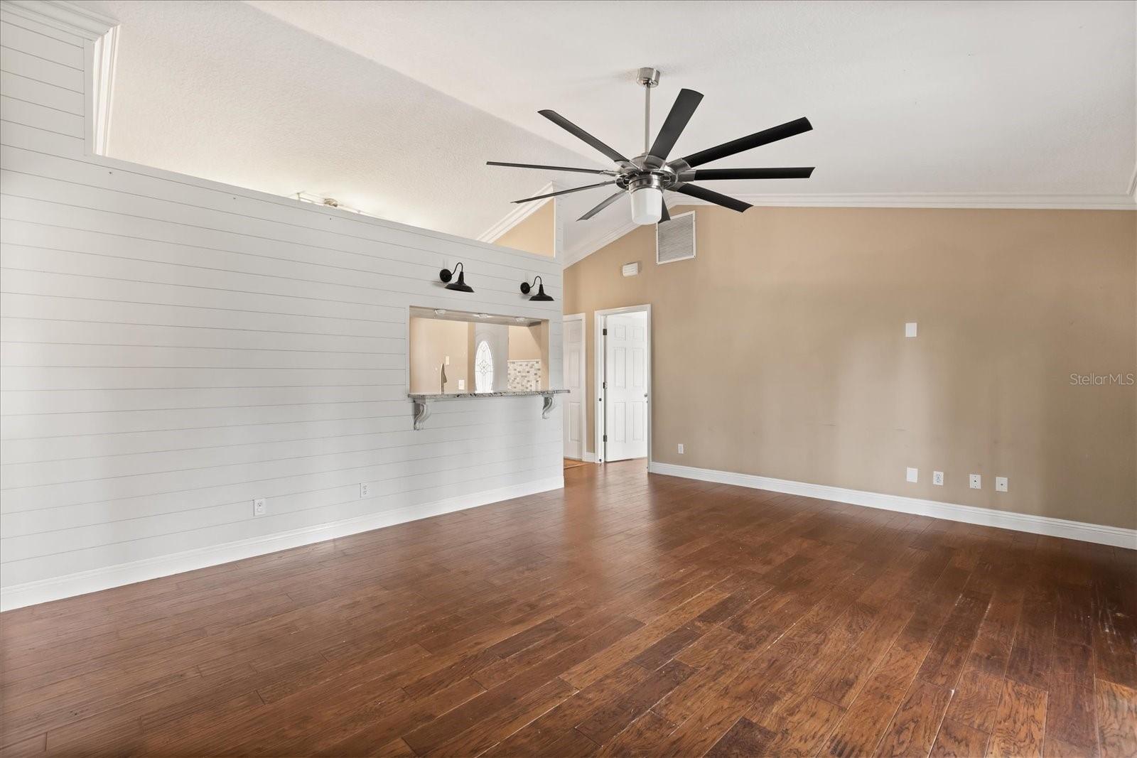 Image 10 of 29 For 2728 Bayview Drive