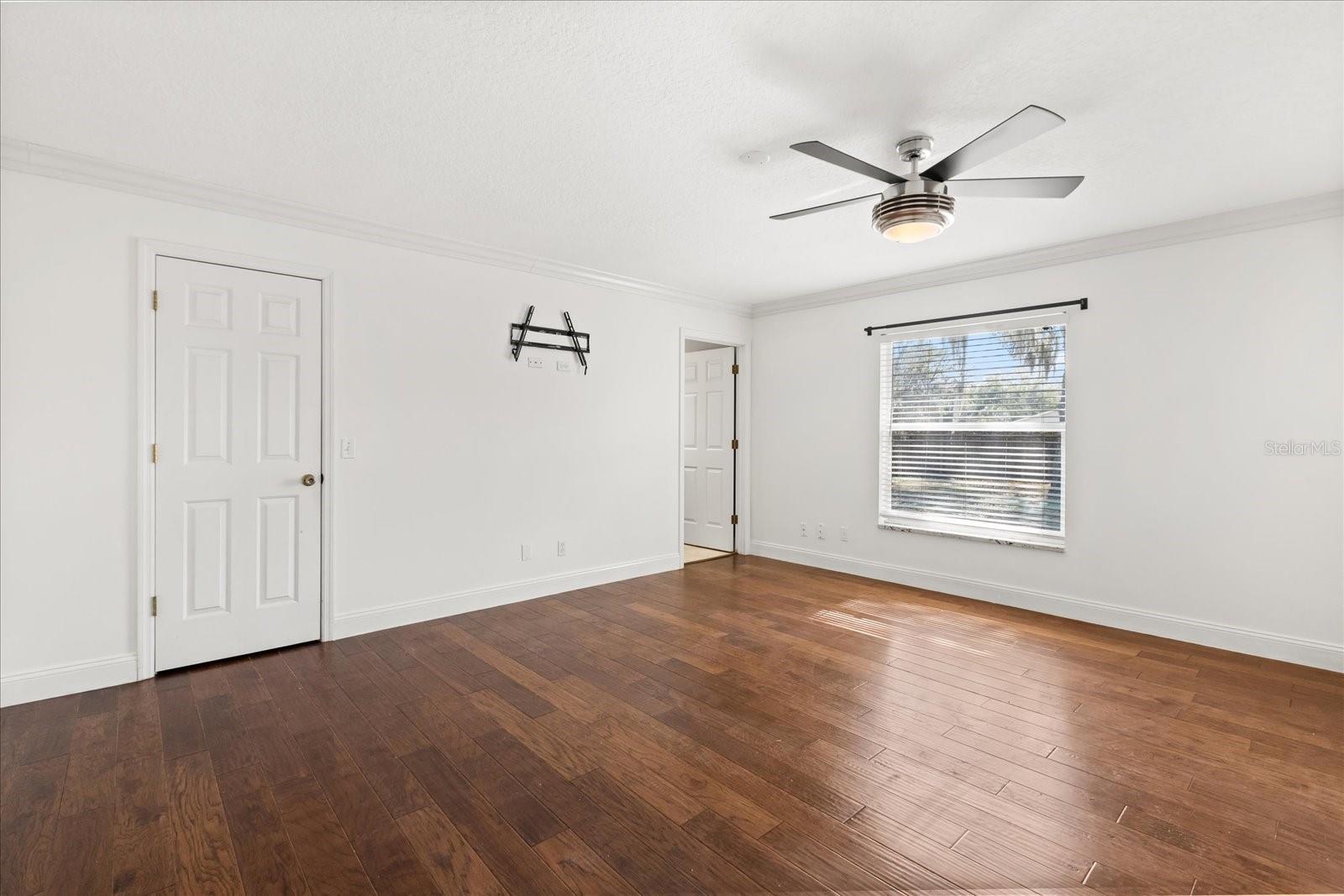 Image 18 of 29 For 2728 Bayview Drive