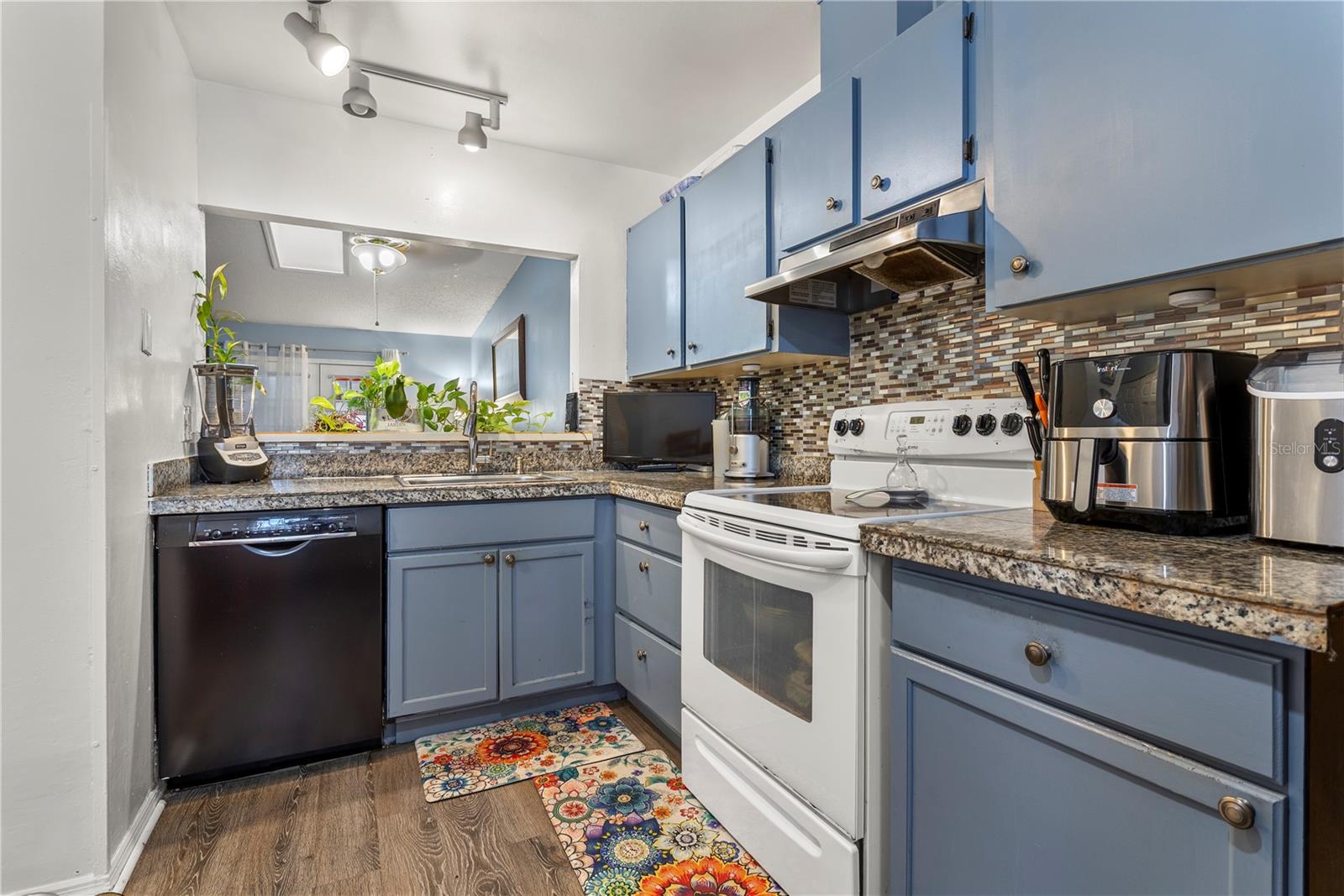 Image 8 of 22 For 525 Derby Drive