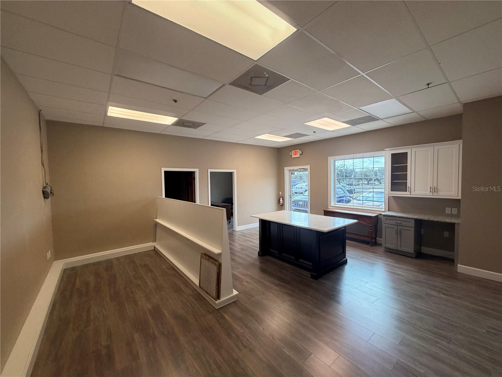 Image 3 of 8 For 910 Belle Avenue 1140