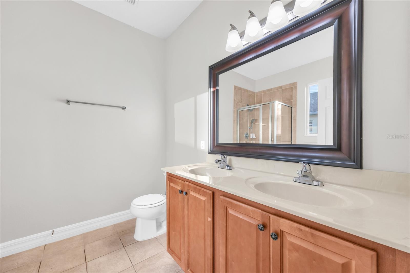 Image 13 of 34 For 10354 Stratford Pointe Avenue