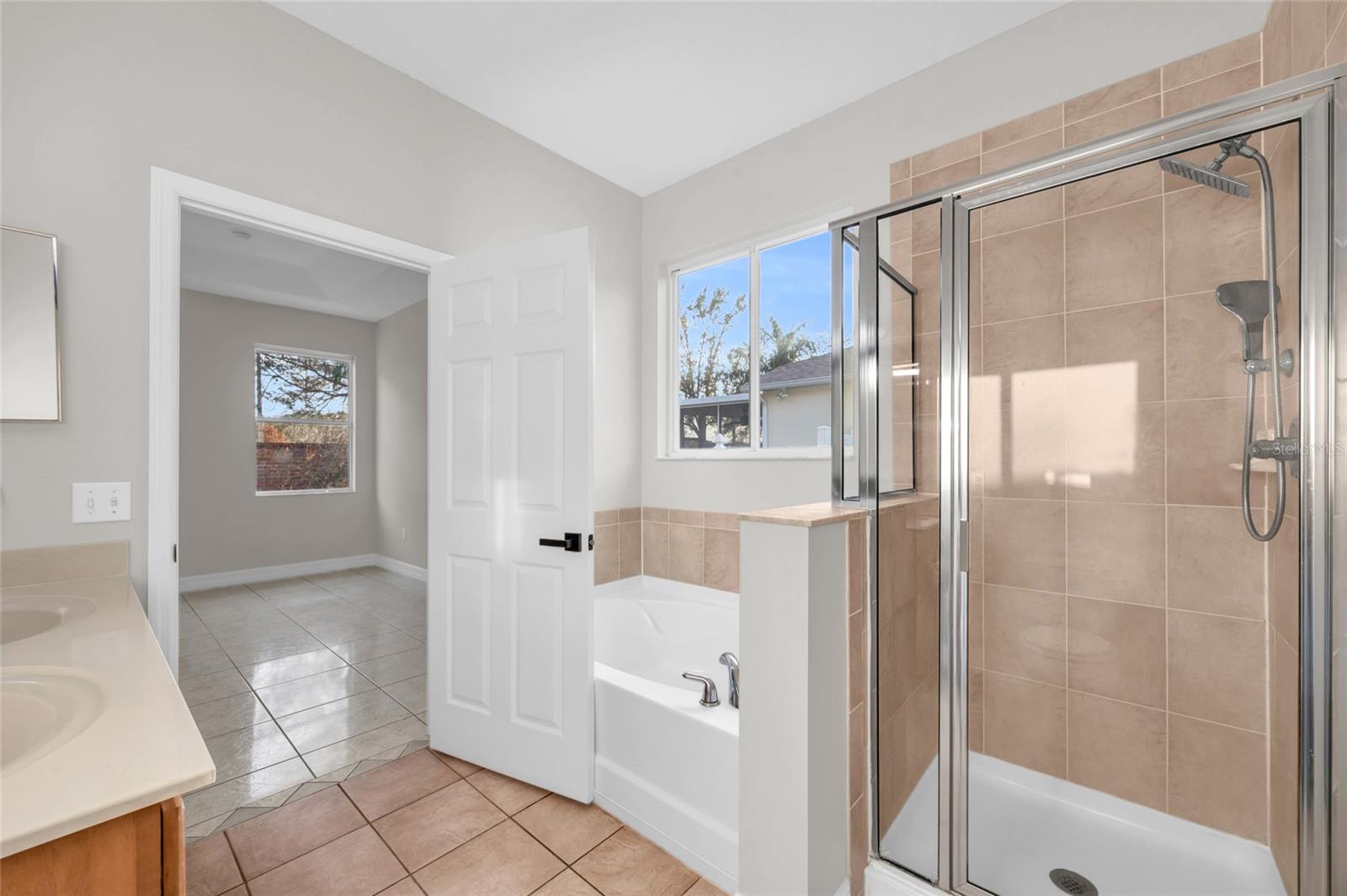 Image 14 of 34 For 10354 Stratford Pointe Avenue