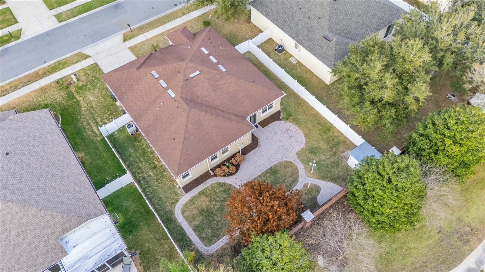 Image 28 of 34 For 10354 Stratford Pointe Avenue