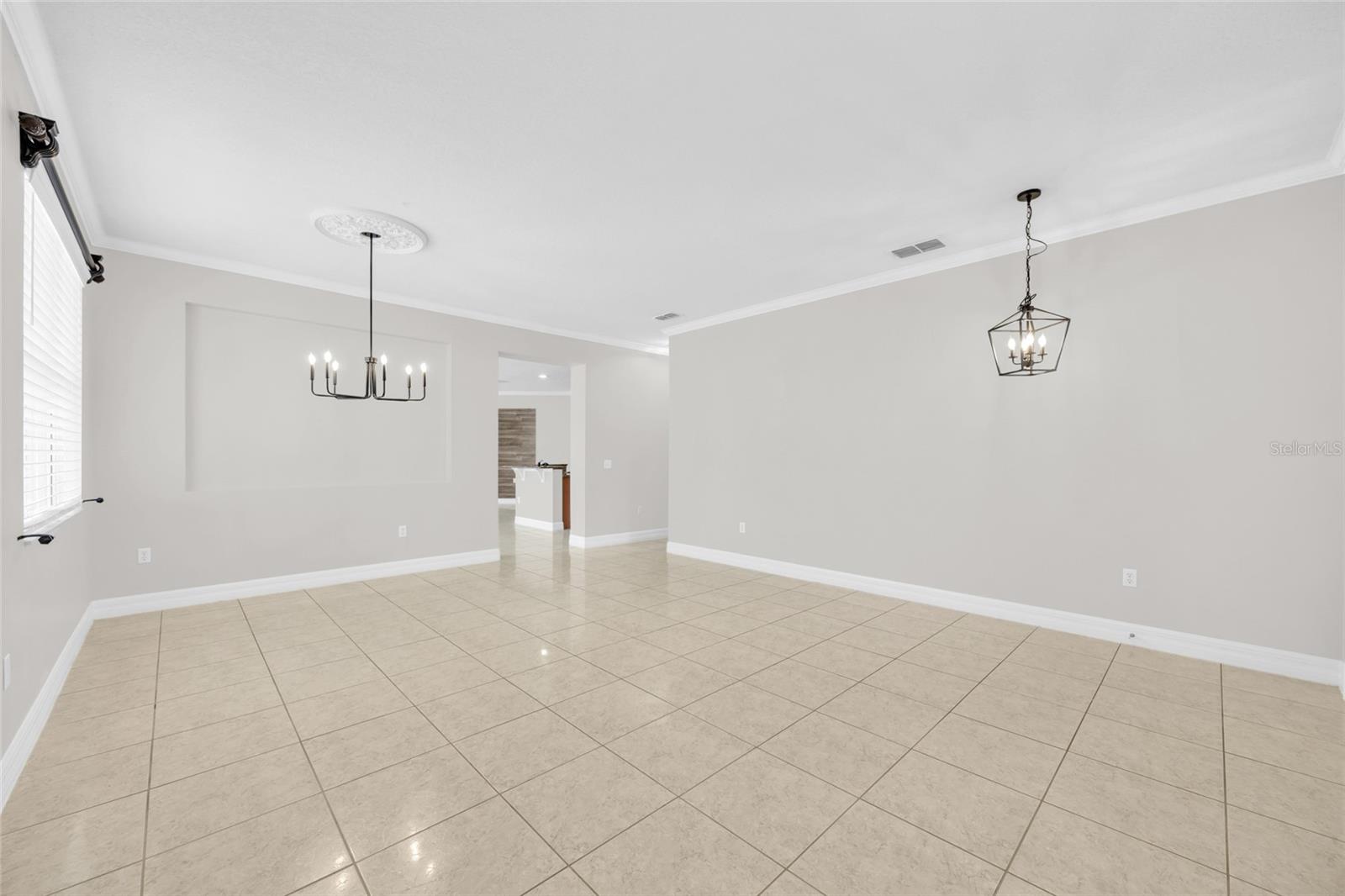 Image 5 of 34 For 10354 Stratford Pointe Avenue